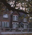 caspian hotel w Londynie, Ealing